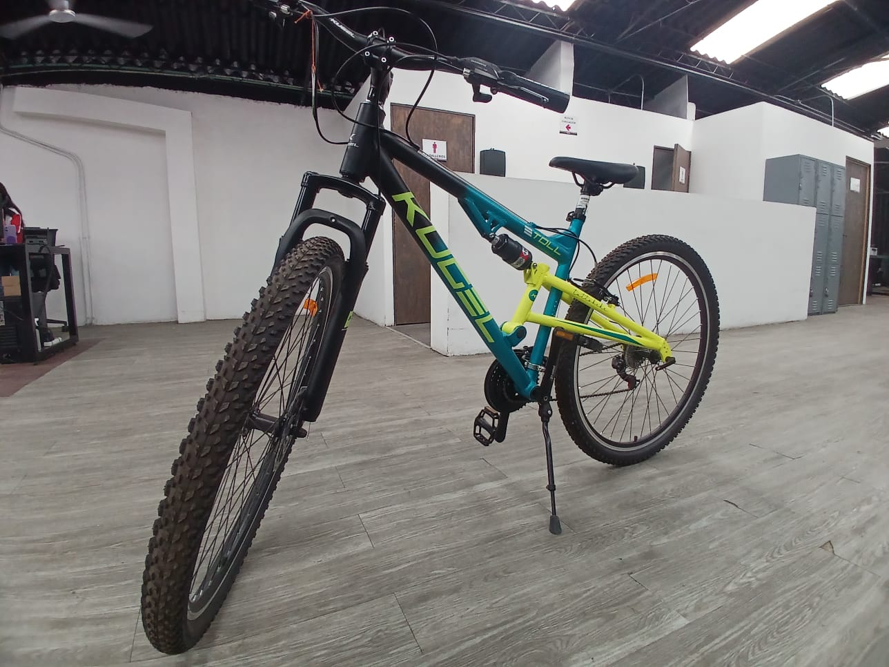 BICICLETA TOLLE KUGEL ALU R29 21V NEG/VDE/AMA