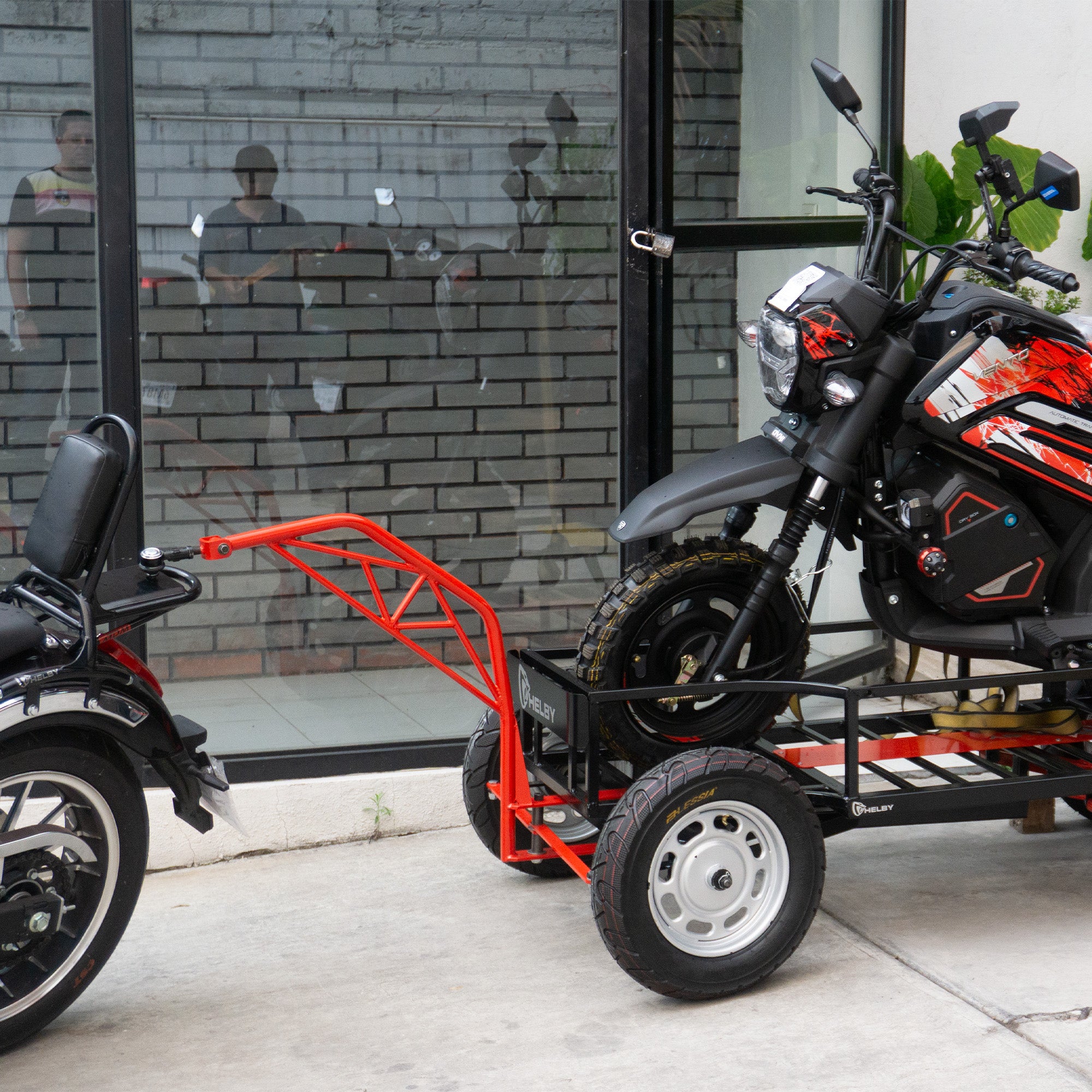 REMOLQUE 4 LLANTAS CON SUSPENSIÓN  INVERTIDA TRASERA