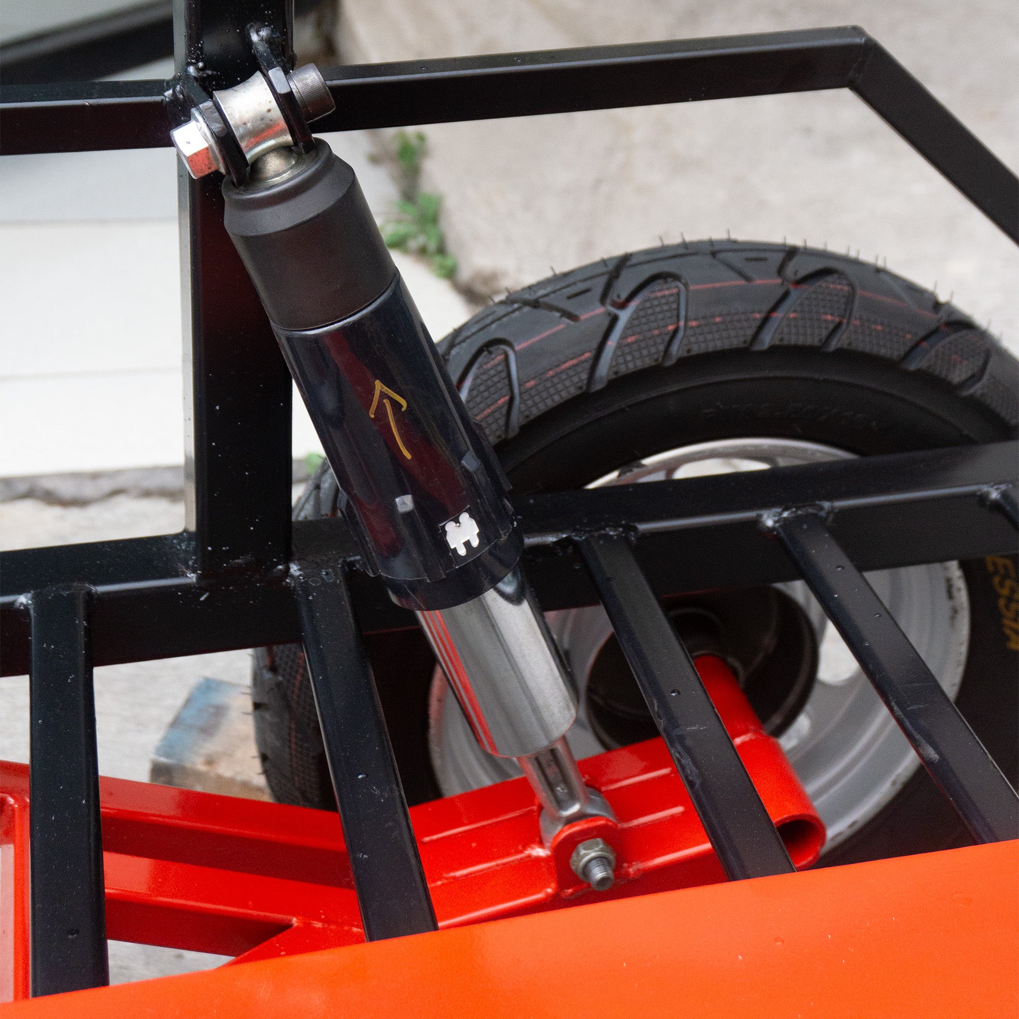 REMOLQUE 4 LLANTAS CON SUSPENSIÓN  INVERTIDA TRASERA