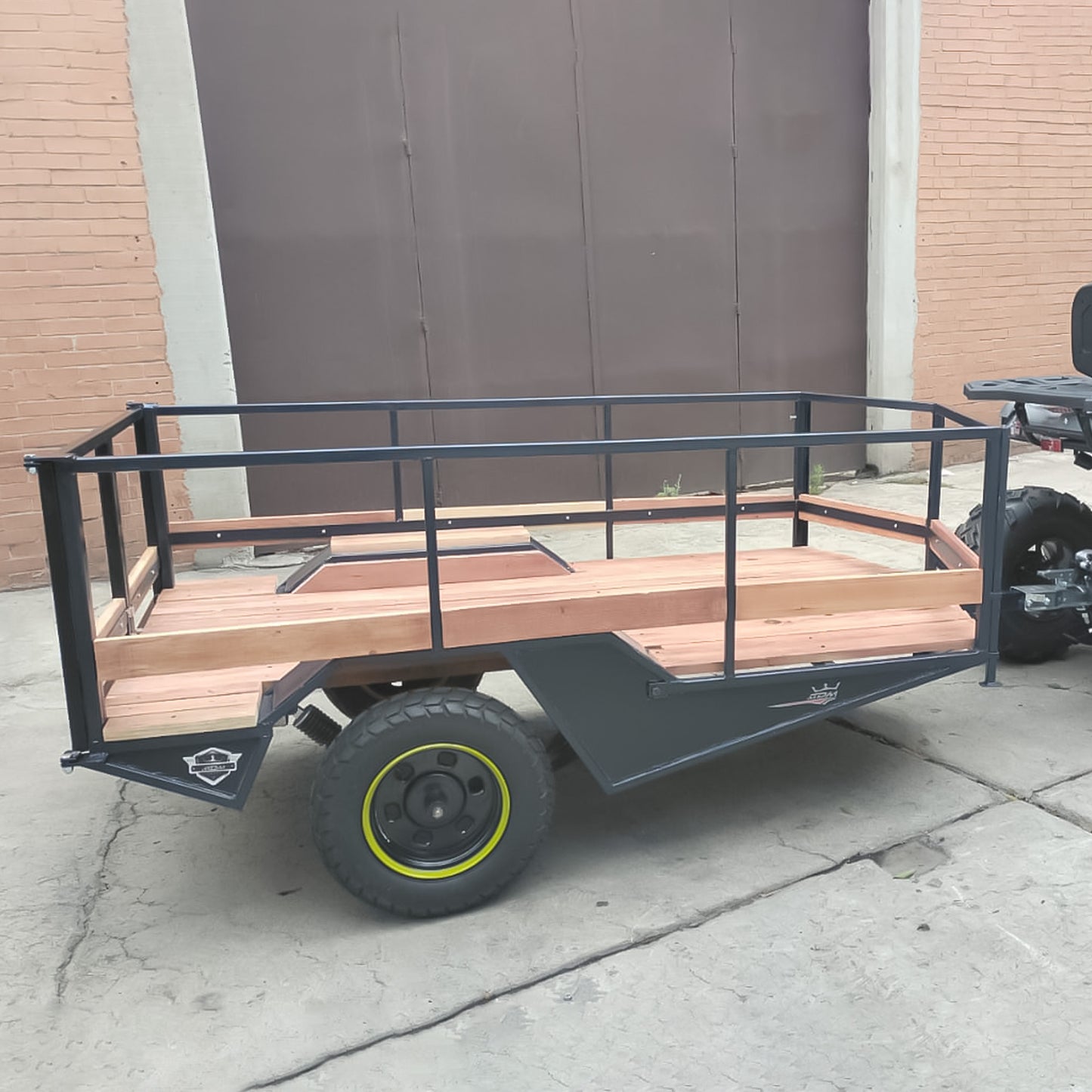 REMOLQUE PARA CUATRIMOTO 1.9 X1.2  SUSPENSION ROTULAS